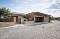 Luxury villa in Limassol with 5 bedrooms, East Beach - фото 20
