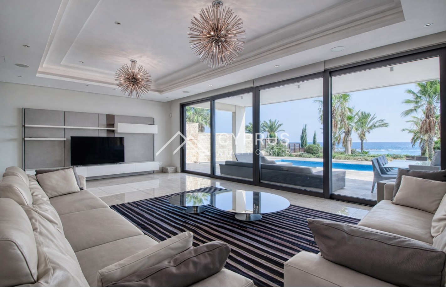 Luxury villa in Limassol with 5 bedrooms, East Beach - фото 1