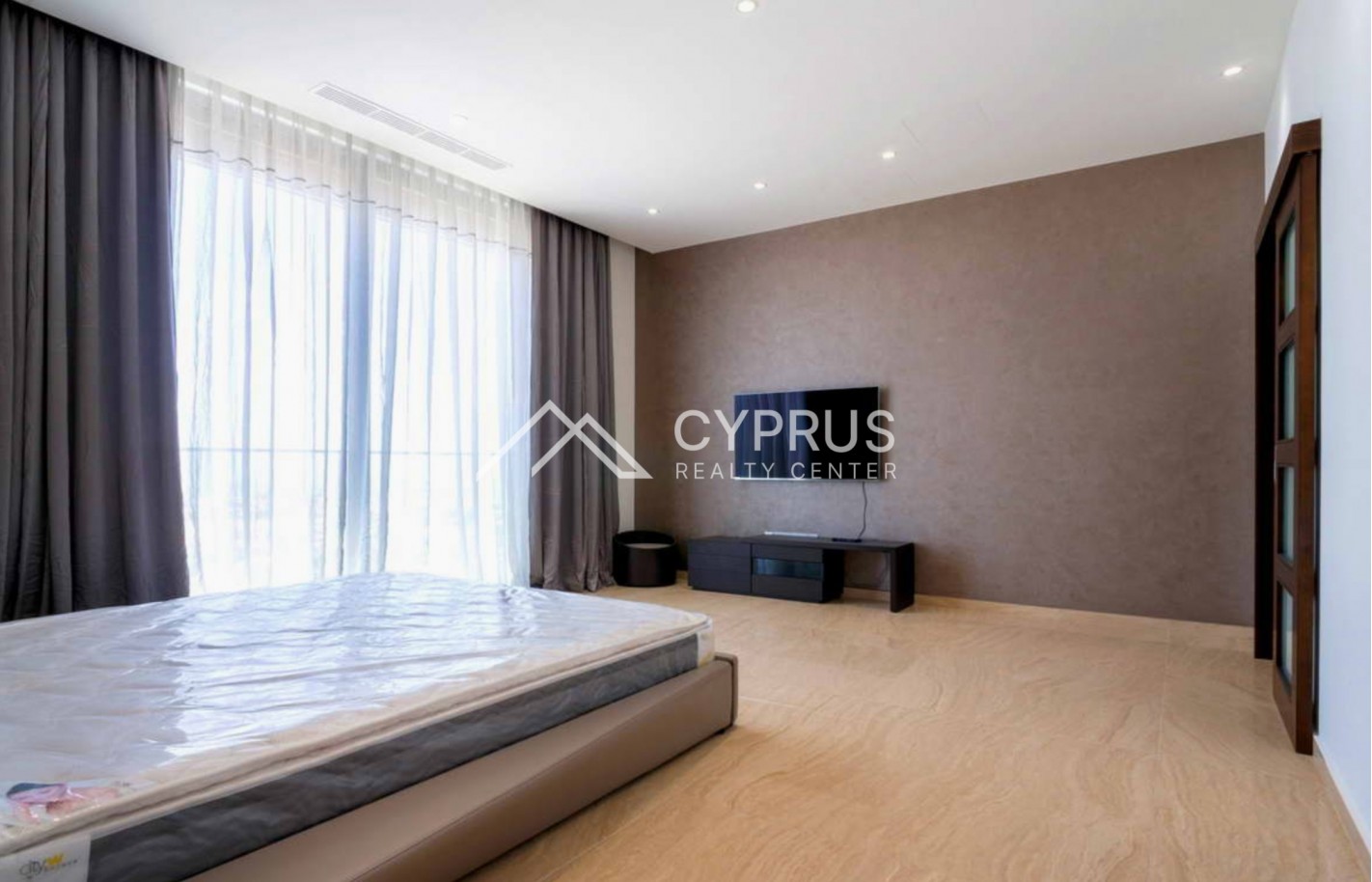 Villa in Limassol with 5 bedrooms, Germasogeia - фото 18