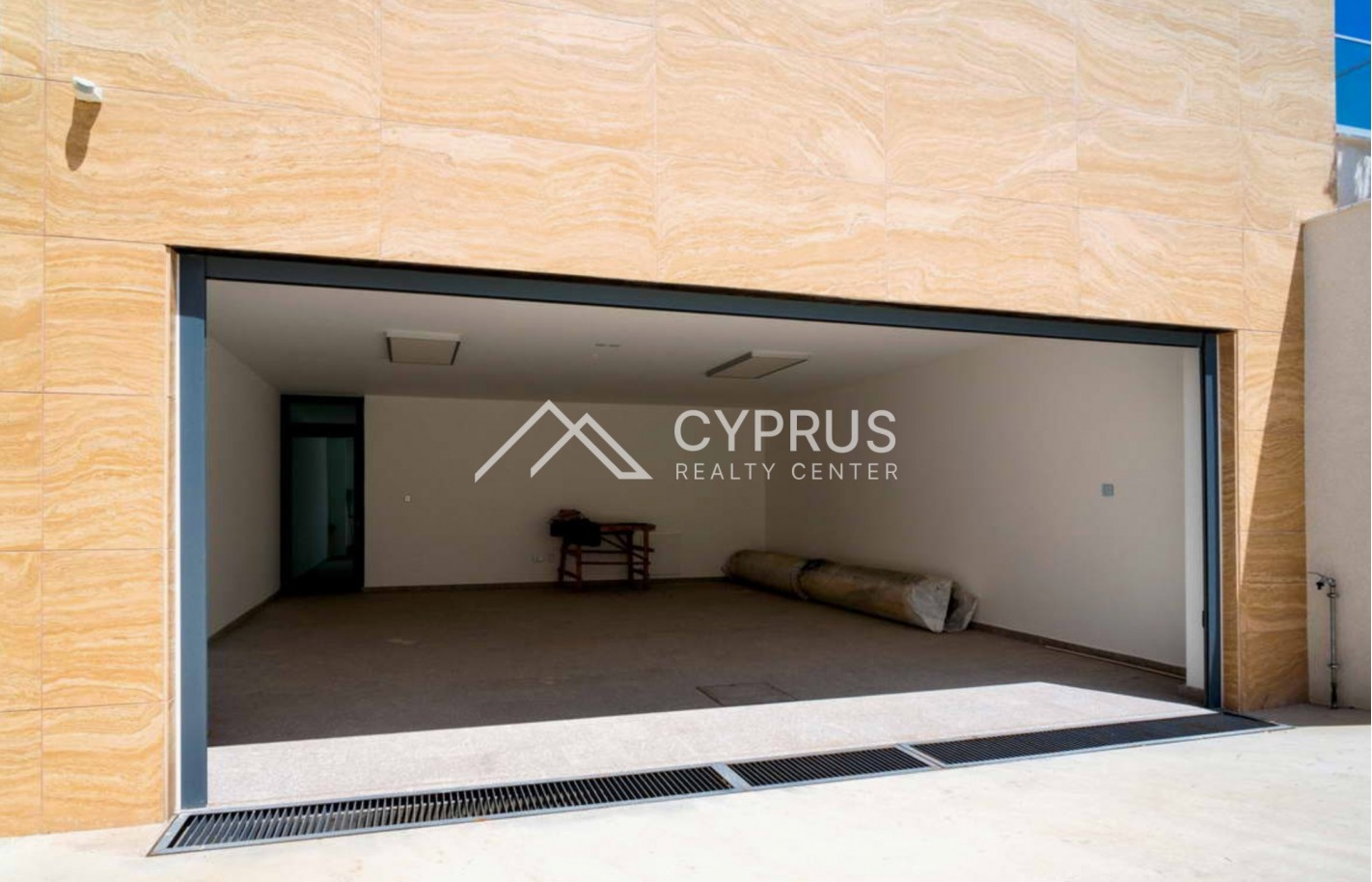 Villa in Limassol with 5 bedrooms, Germasogeia - фото 32