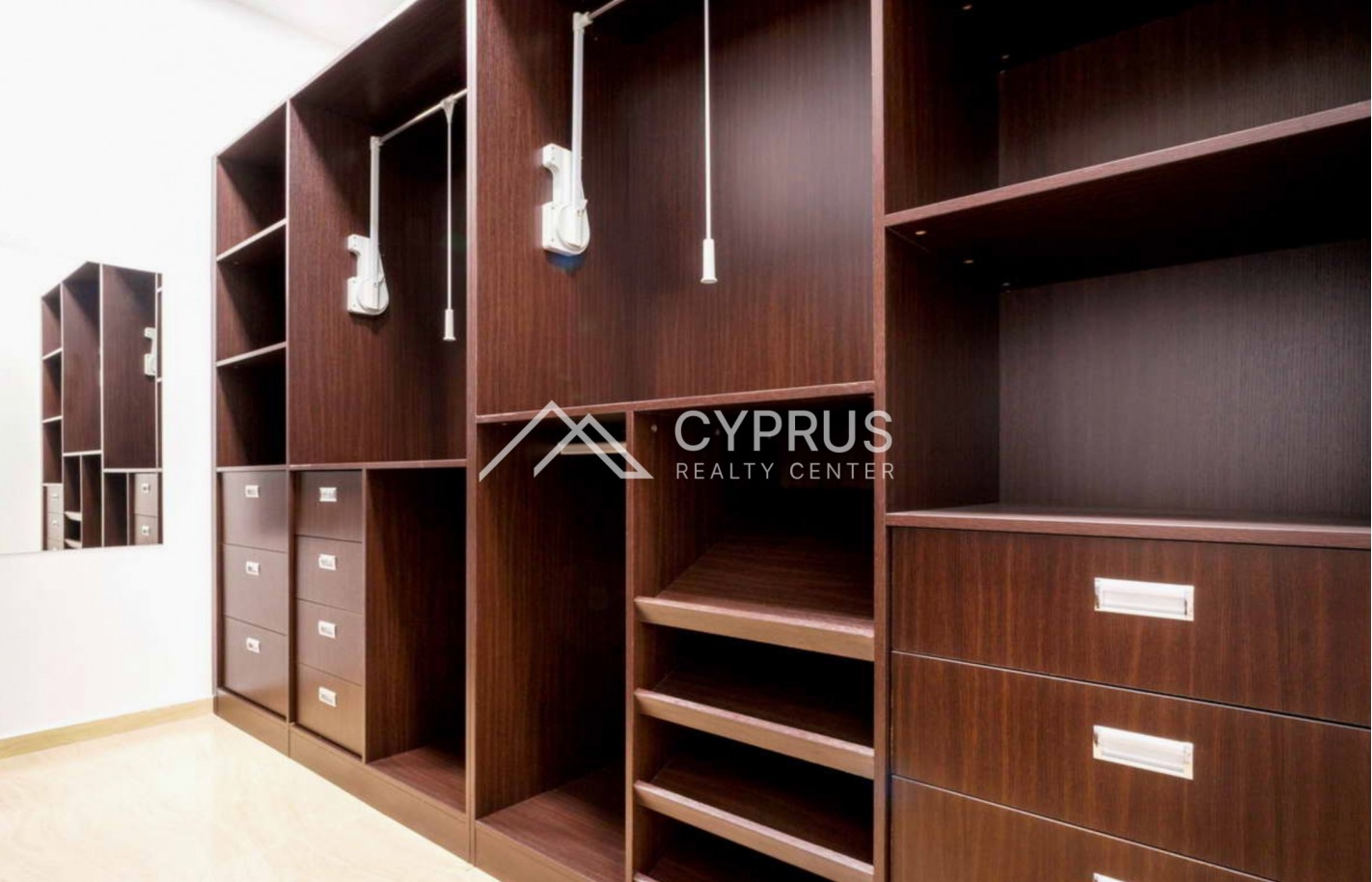 Villa in Limassol with 5 bedrooms, Germasogeia - фото 22