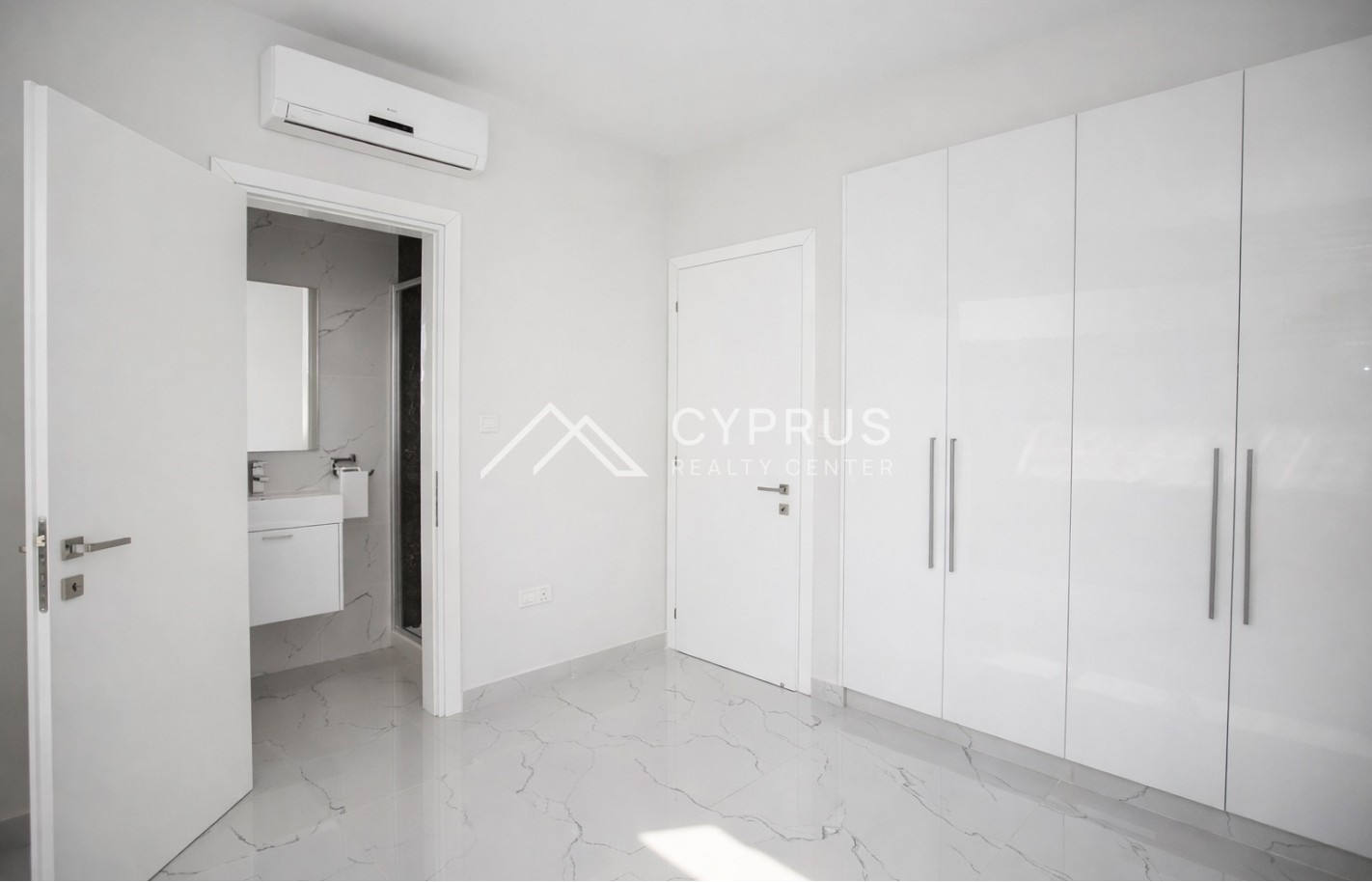 Villa in Limassol with 4 bedrooms, Agios Tychonas - фото 20