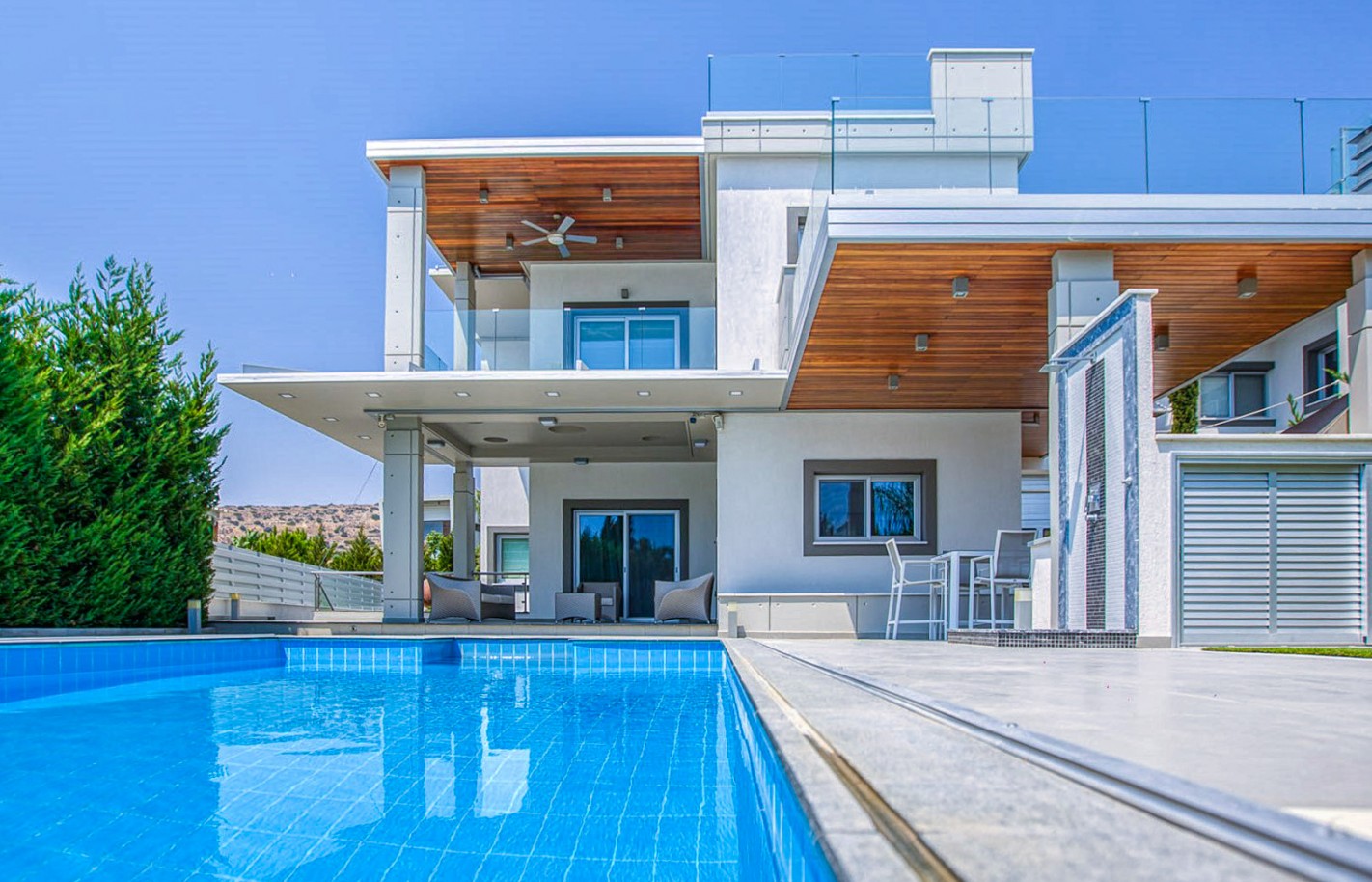 Большое фото