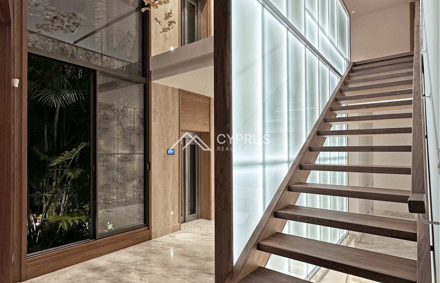 Luxury 5 Bedroom Villa, Agios Tychonas - фото 10