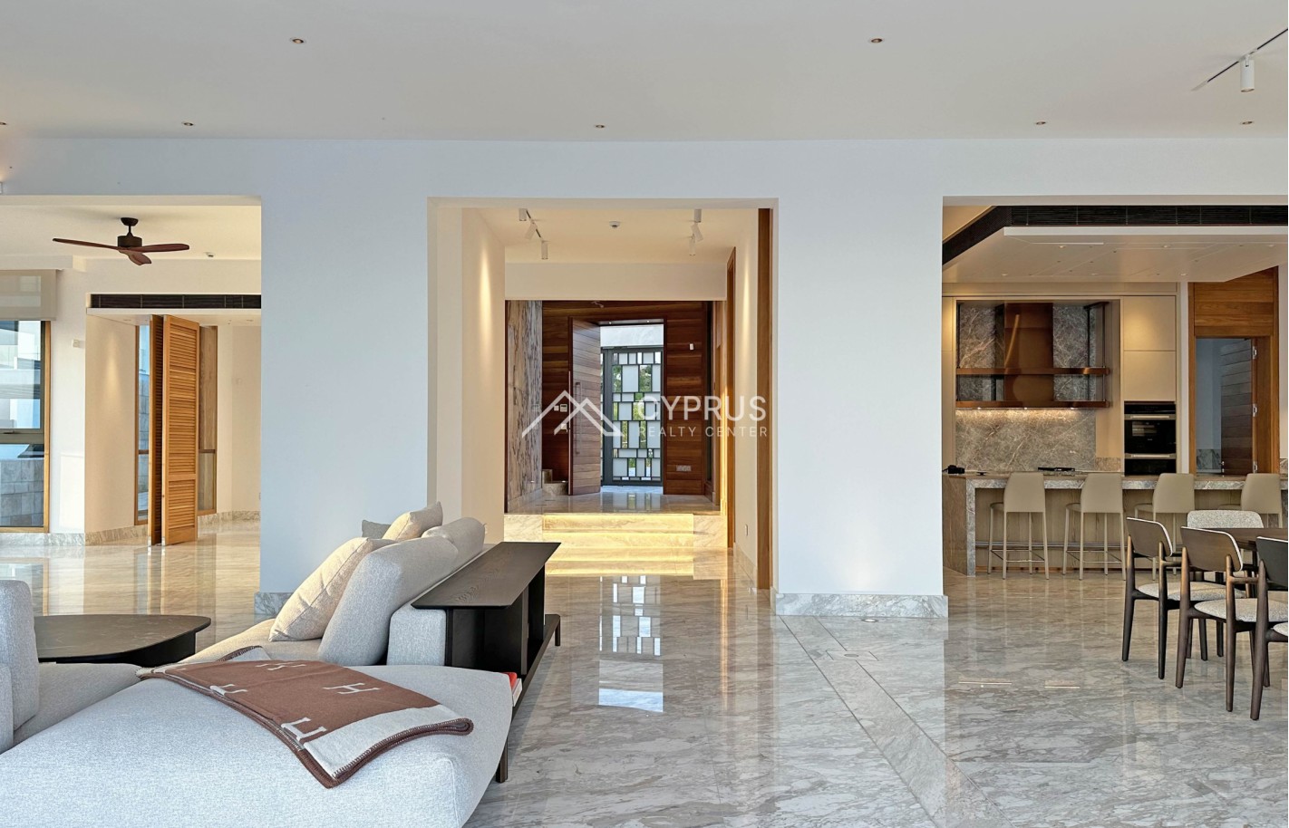 Luxury 5 Bedroom Villa, Agios Tychonas - фото 21