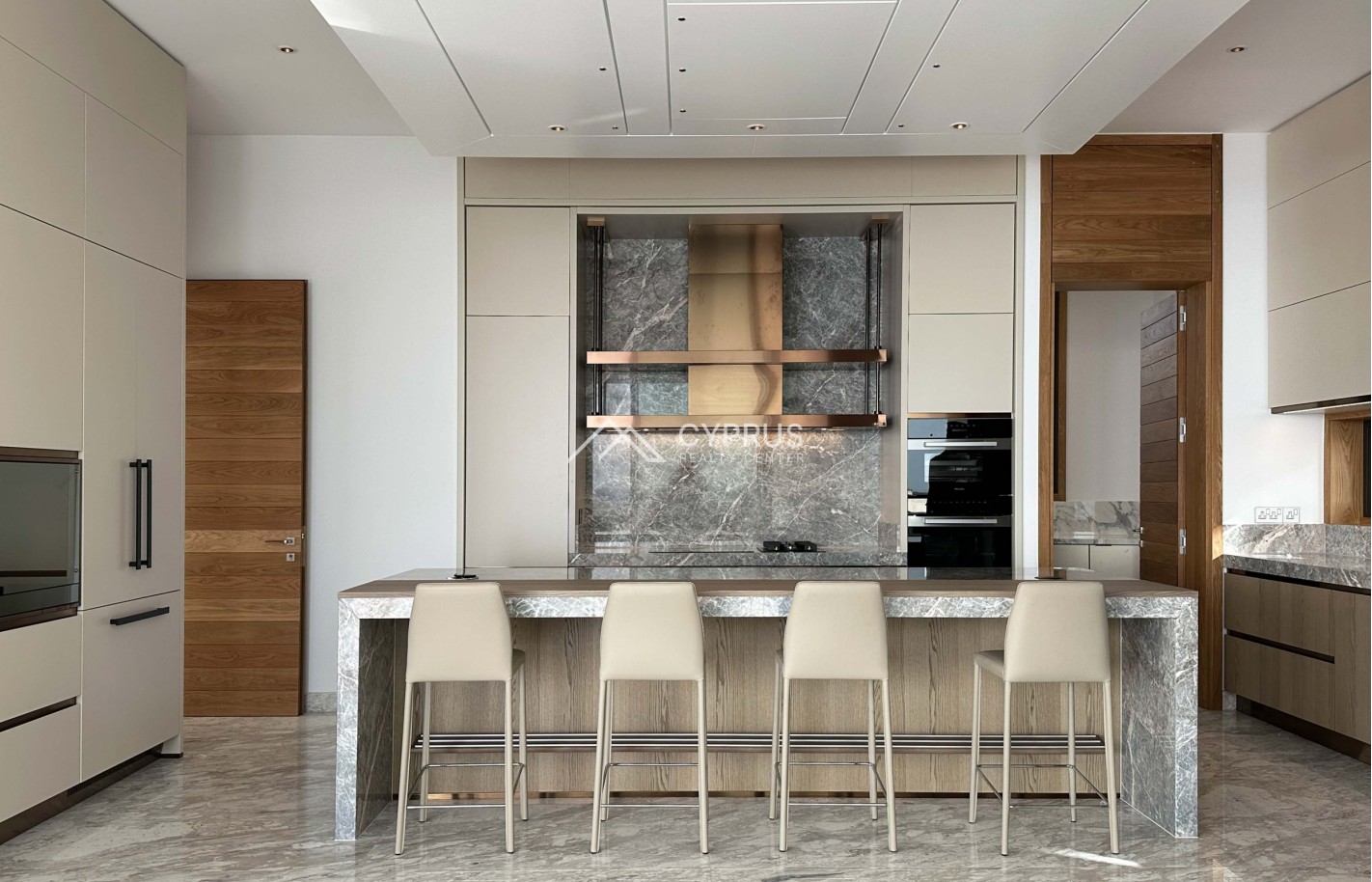 Luxury 5 Bedroom Villa, Agios Tychonas - фото 22