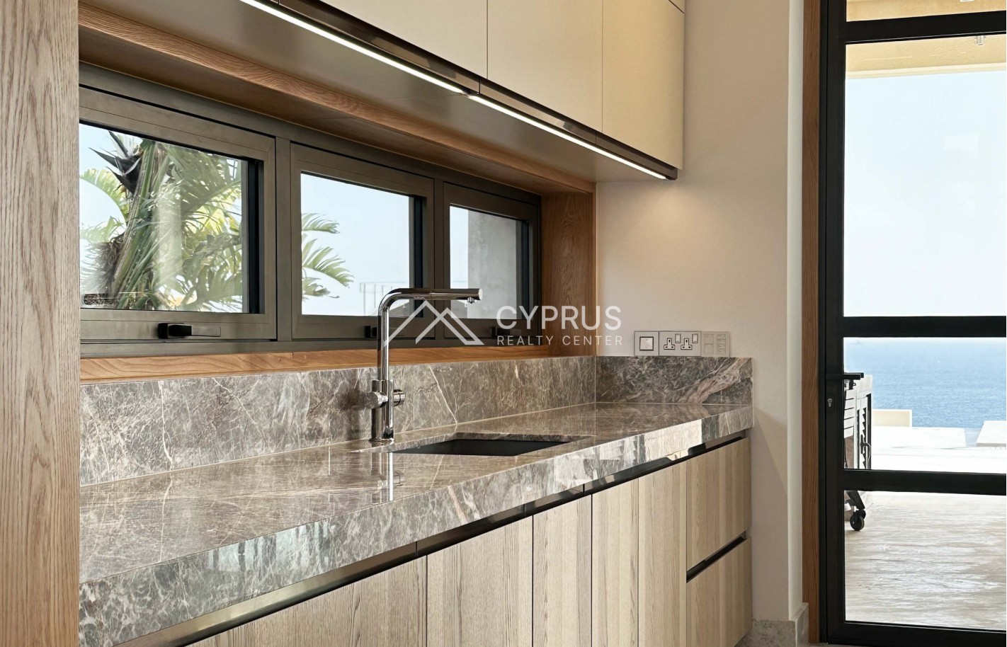 Luxury 5 Bedroom Villa, Agios Tychonas - фото 26