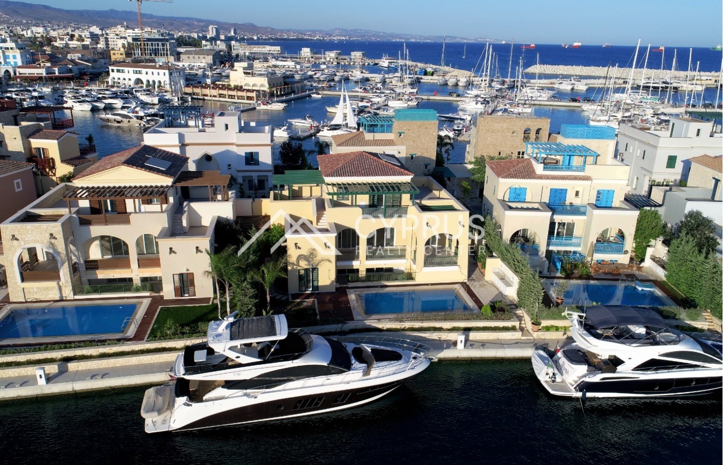 Luxury 4 bedroom villa in Limassol, Limassol Marina - фото 1