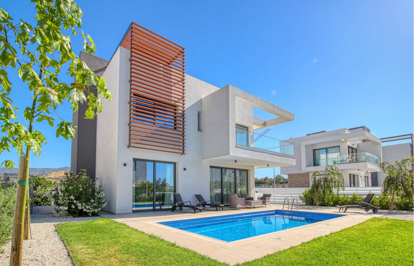 Большое фото