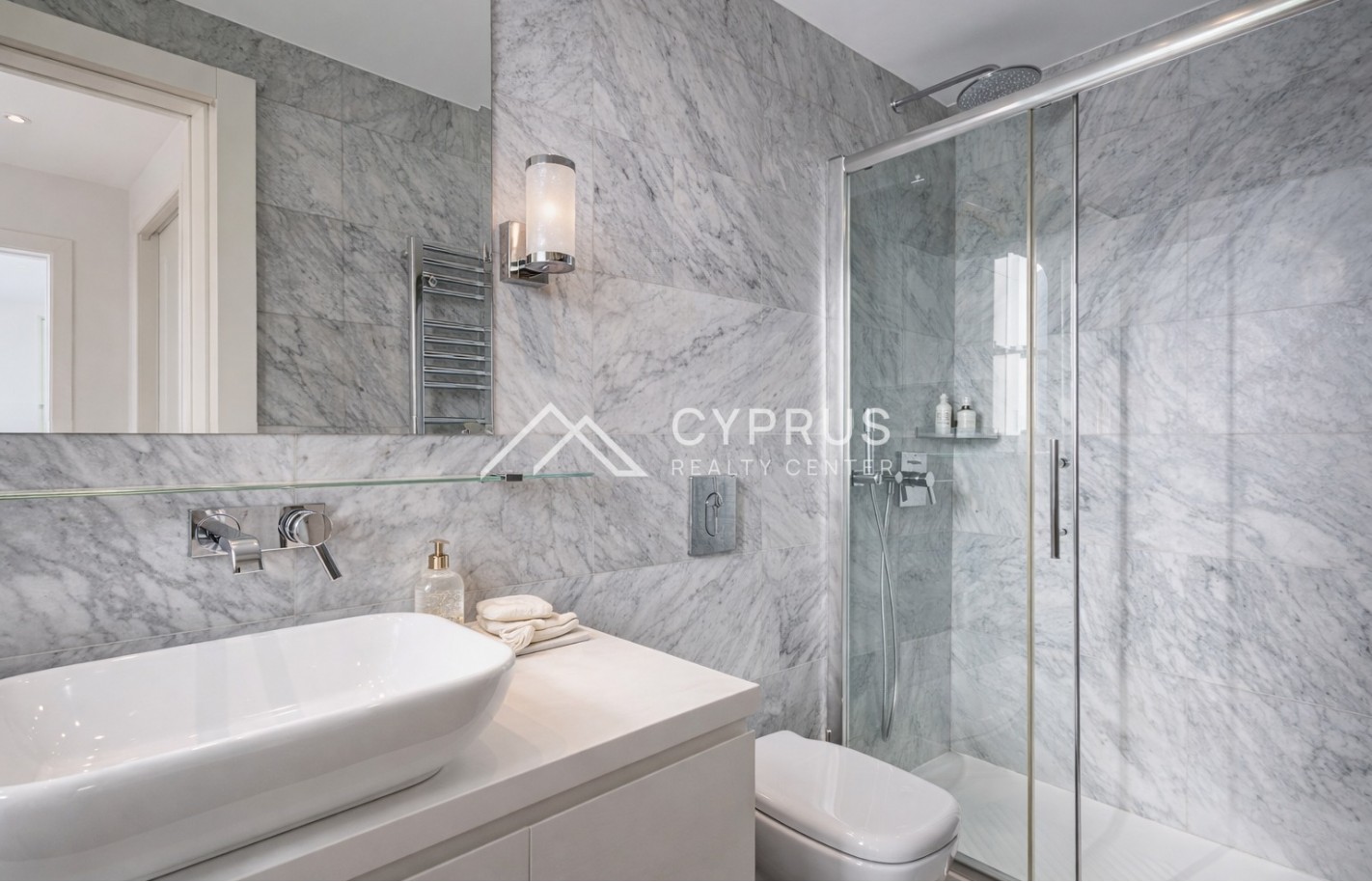 Beach villa in Limassol with 5 bedrooms, Limassol Marina - фото 1