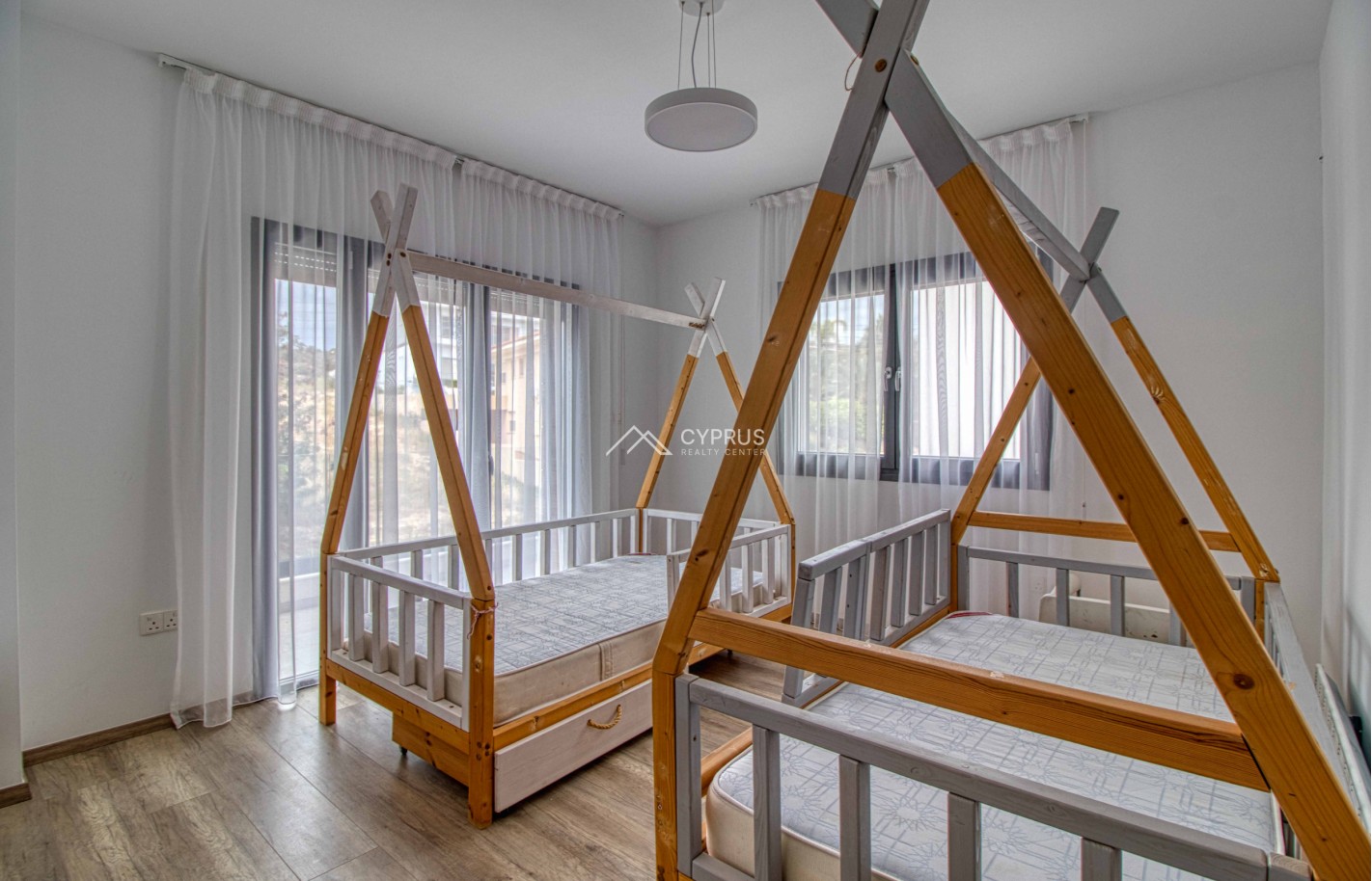 Villa in Limassol with 4 bedrooms, Germasogeia - фото 9