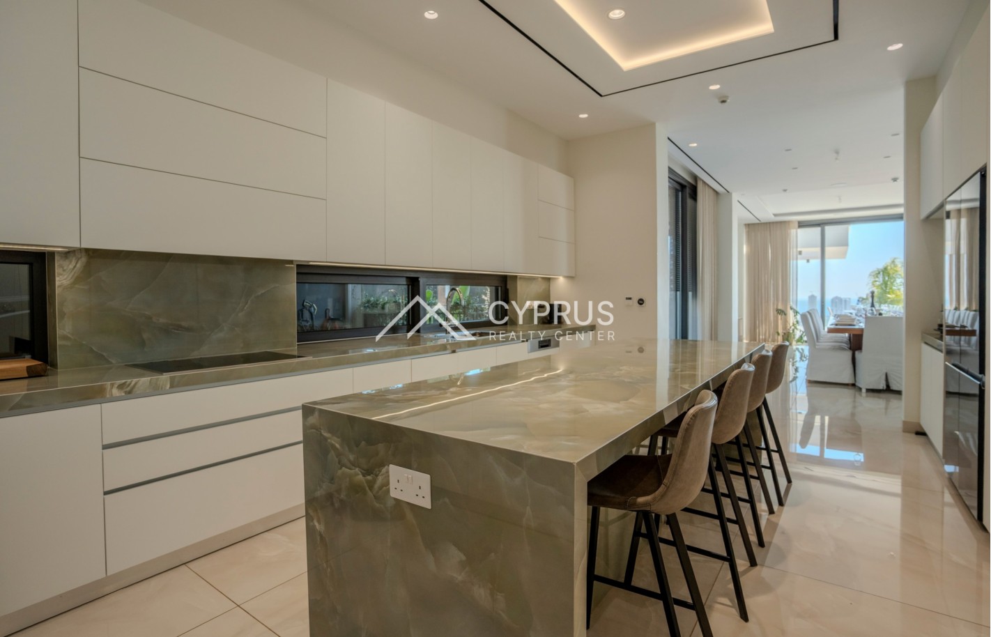 Villa in Limassol with 6 bedrooms, Germasogeia - фото 41