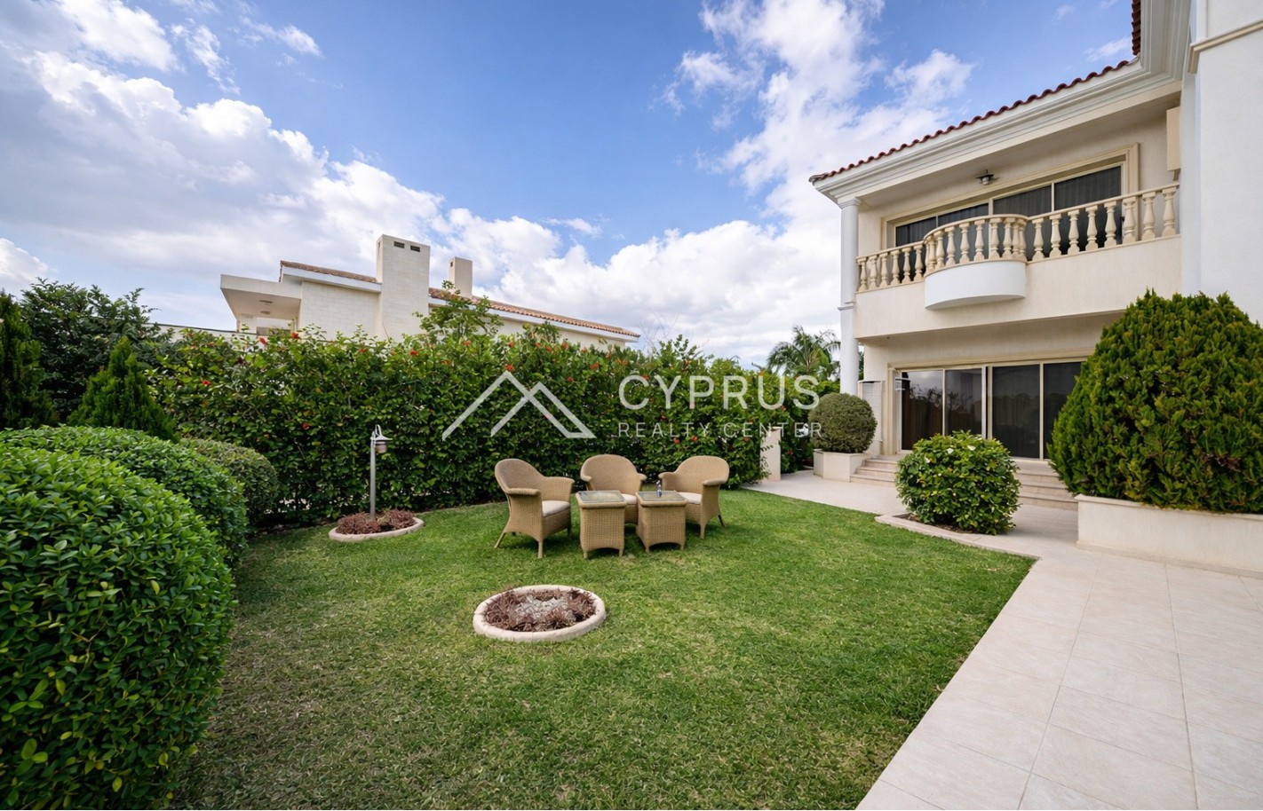 Luxury 5 bedroom villa in Limassol, Amathusia - фото 1