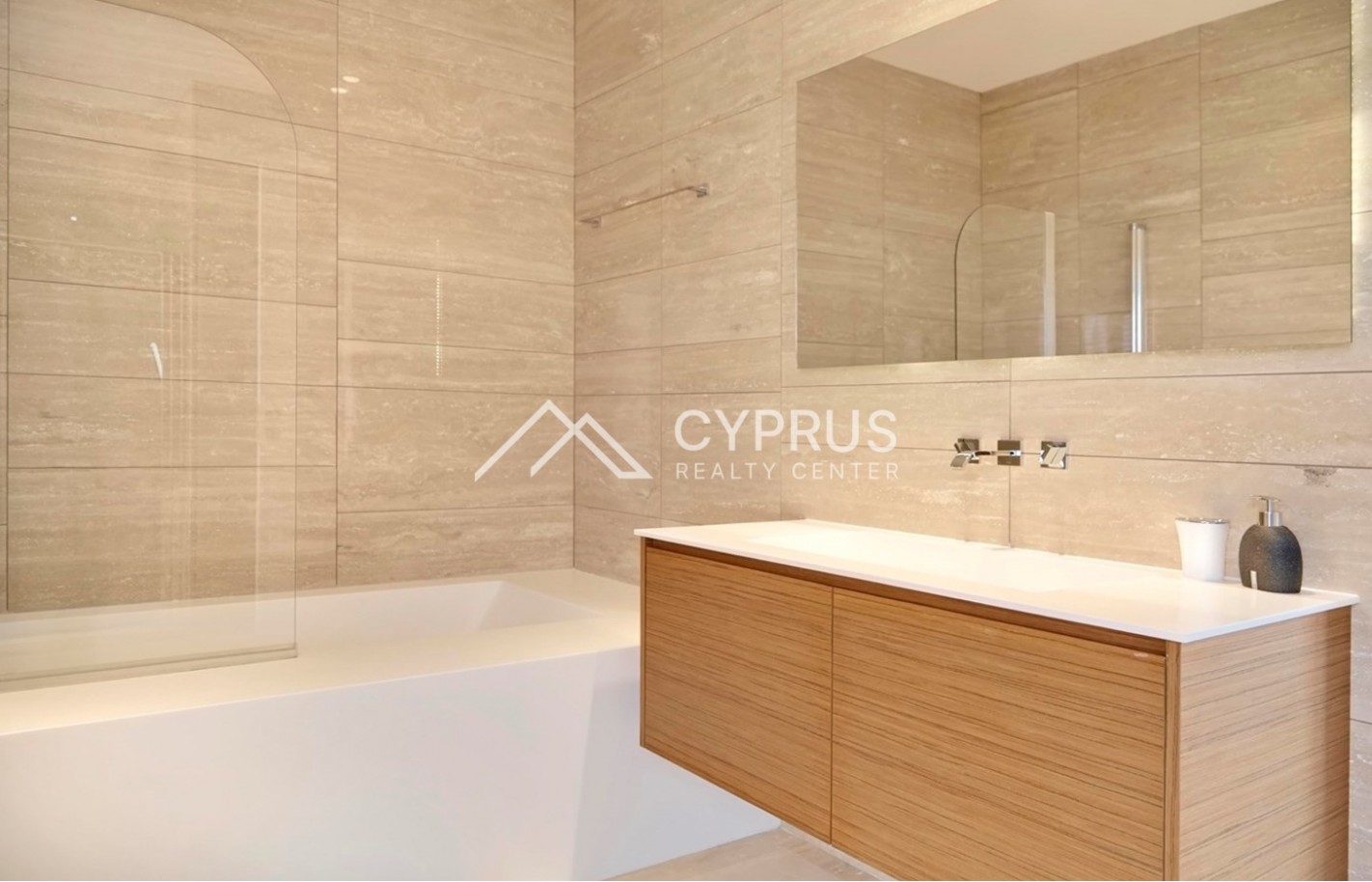 Villa in Limassol with 4 bedrooms, Potamos Germasogeia - фото 32