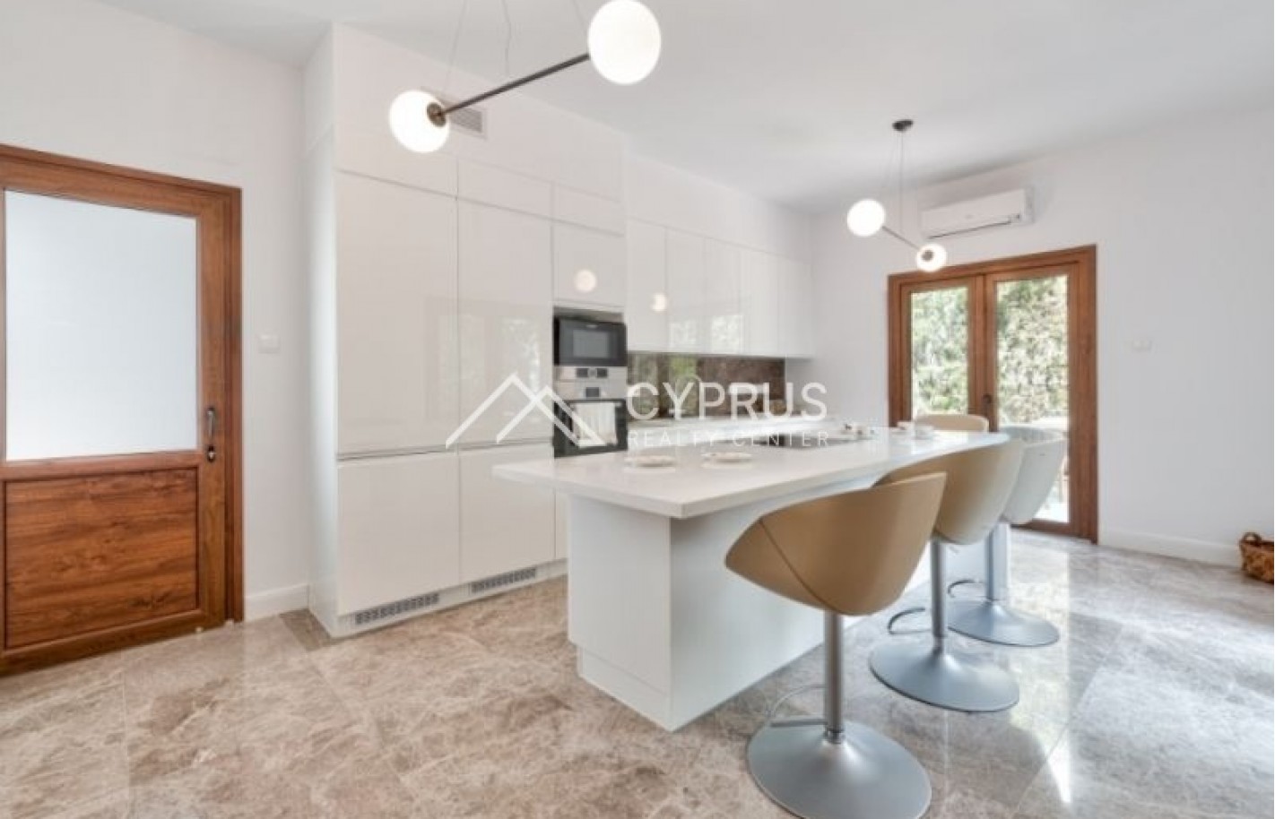 Villa in Limassol with 4 bedrooms, Potamos Germasogeia - фото 11