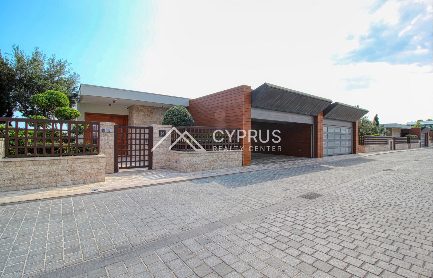 Luxury villa in Limassol with 5 bedrooms, East Beach - фото 24