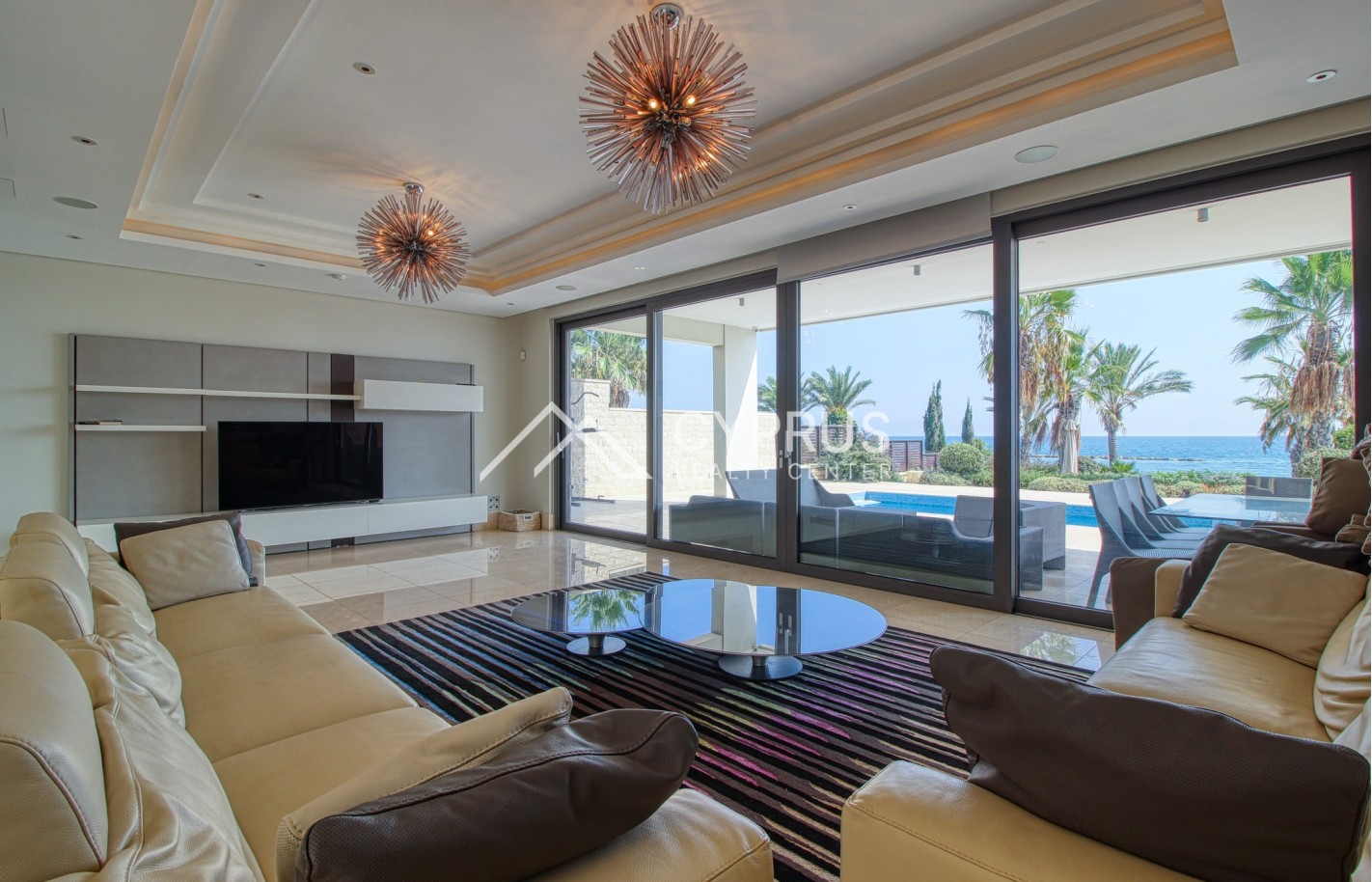Luxury villa in Limassol with 5 bedrooms, East Beach - фото 1