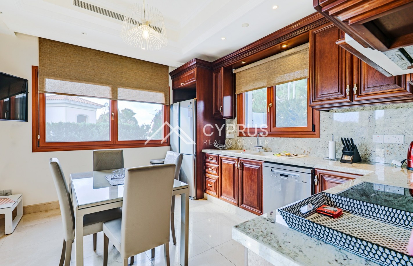 Villa in Limassol with 5 bedrooms, East Beach - фото 13