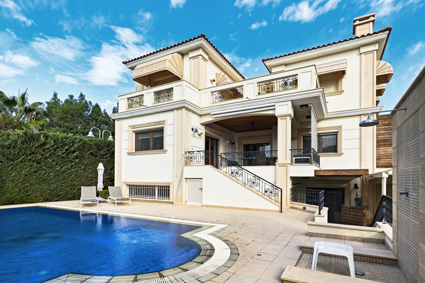 Villa in Limassol with 5 bedrooms, East Beach