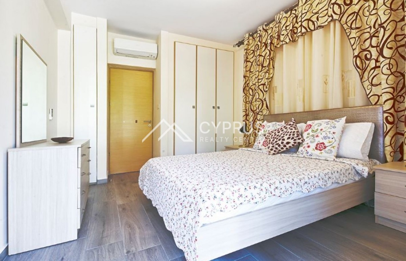 Villa with 4 bedrooms in Limassol, Amathusia - фото 8