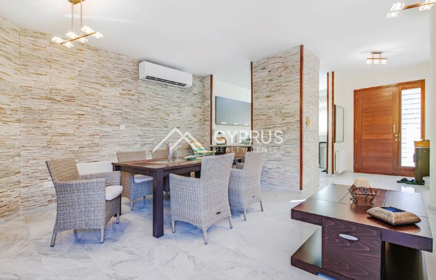 Villa with 4 bedrooms in Limassol, Amathusia - фото 2