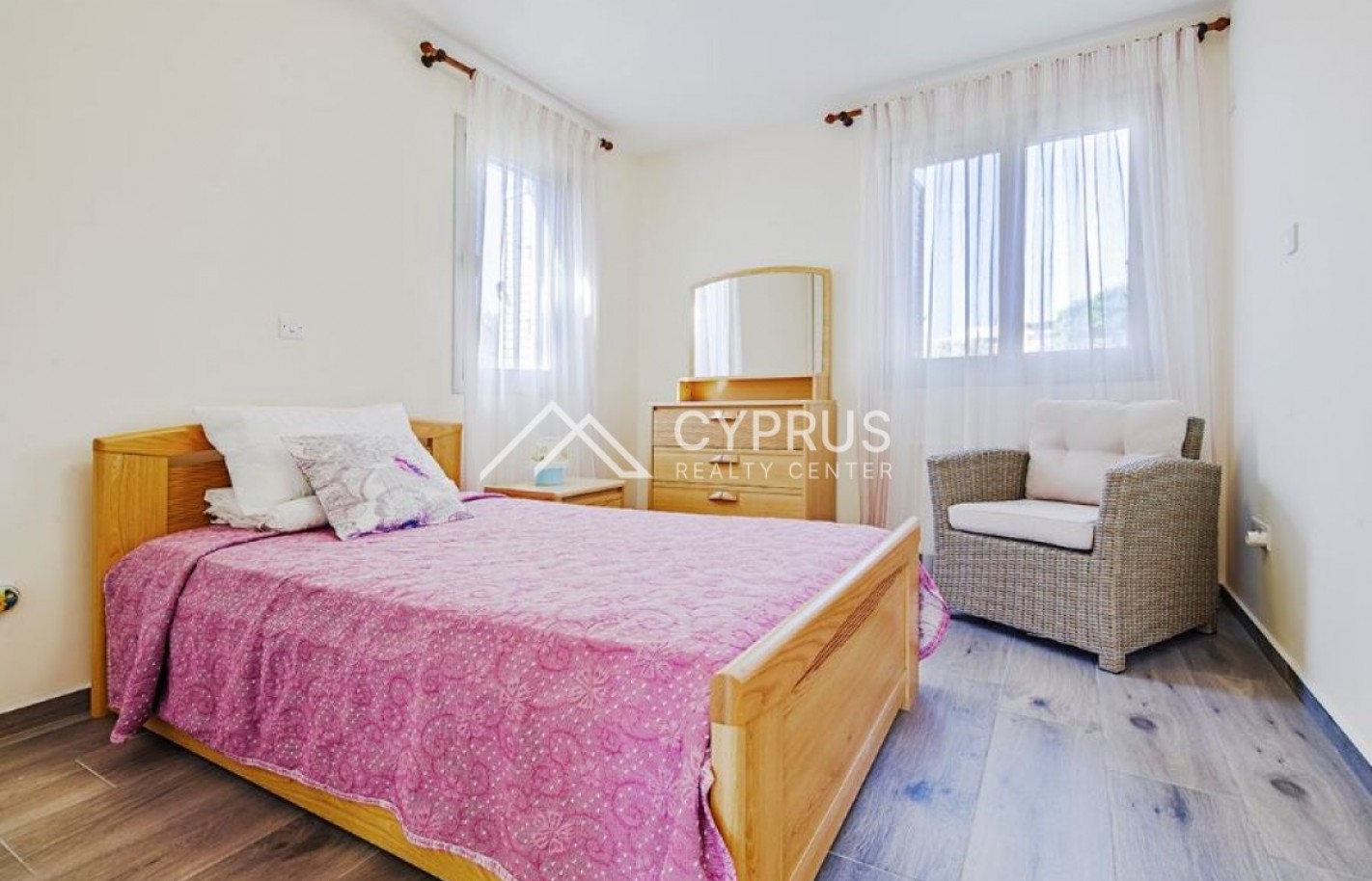 Villa with 4 bedrooms in Limassol, Amathusia - фото 7