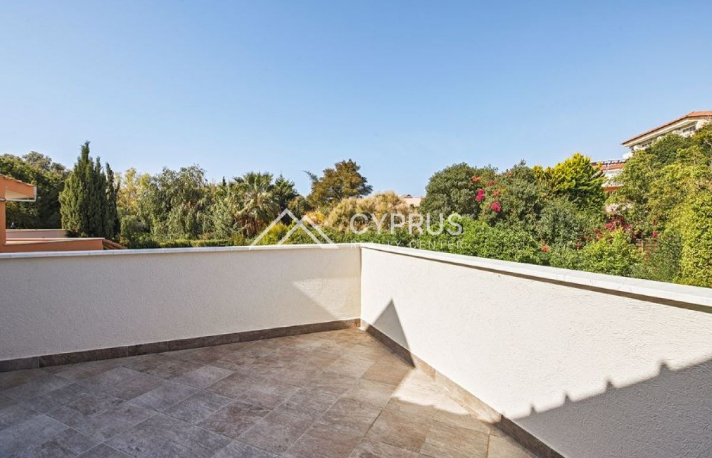 Villa with 4 bedrooms in Limassol, Amathusia - фото 15