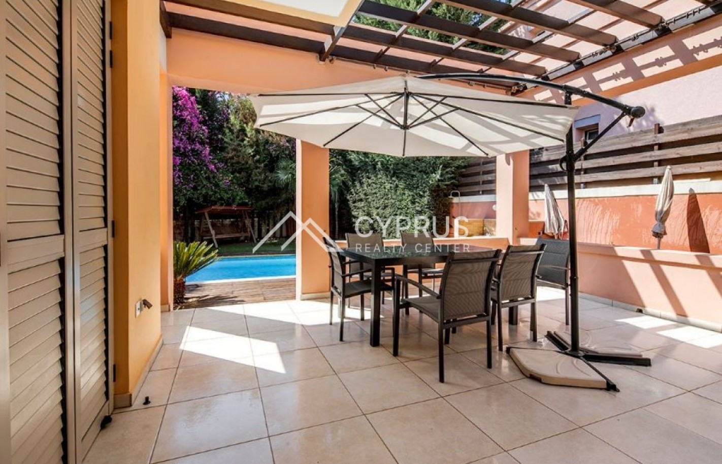 Villa with 3 bedrooms in Limassol, Amathusia - фото 13
