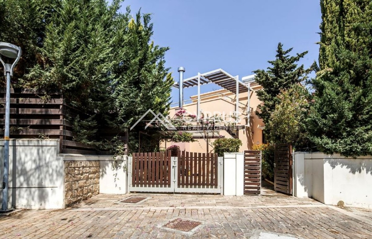 Villa with 3 bedrooms in Limassol, Amathusia - фото 24