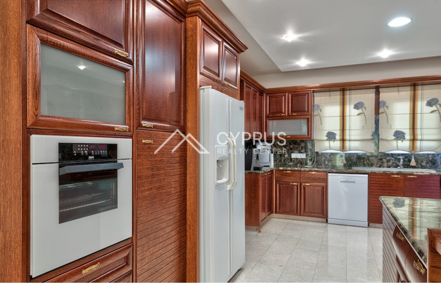 Luxury villa with 5 bedrooms in Limassol, Agios Tychonas - фото 5