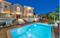 Luxury villa with 5 bedrooms in Limassol, Agios Tychonas - фото 37