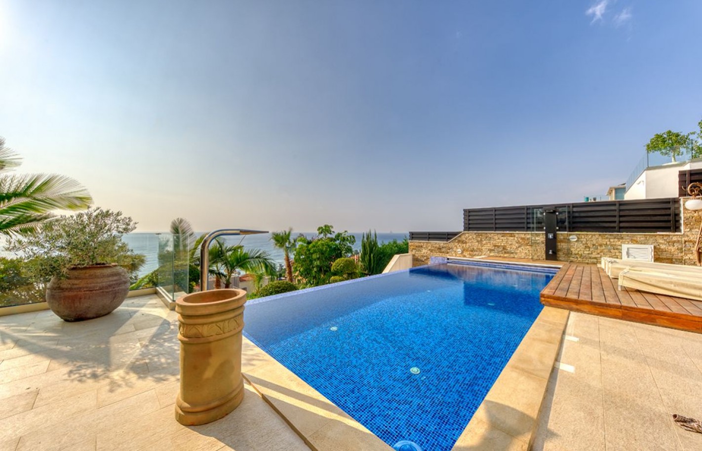 Роскошная вилла в Лимассоле с 6 спальнями, Agios Tychonas