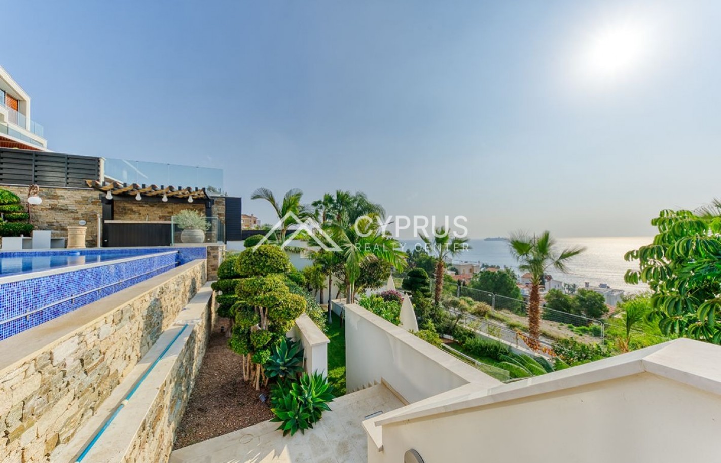 Luxury villa in Limassol with 6 bedrooms, Agios Tychonas - фото 45