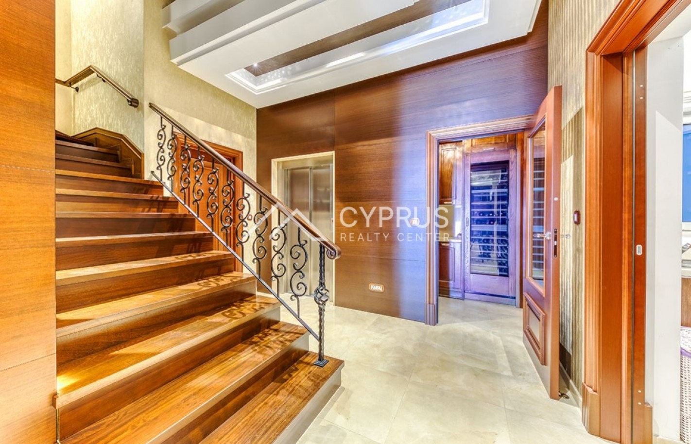 Luxury villa in Limassol with 6 bedrooms, Agios Tychonas - фото 2