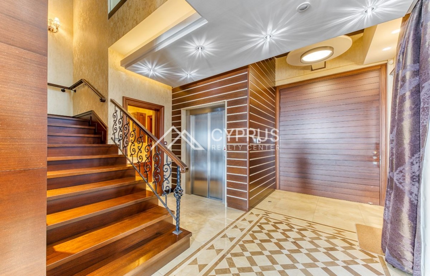 Luxury villa in Limassol with 6 bedrooms, Agios Tychonas - фото 18