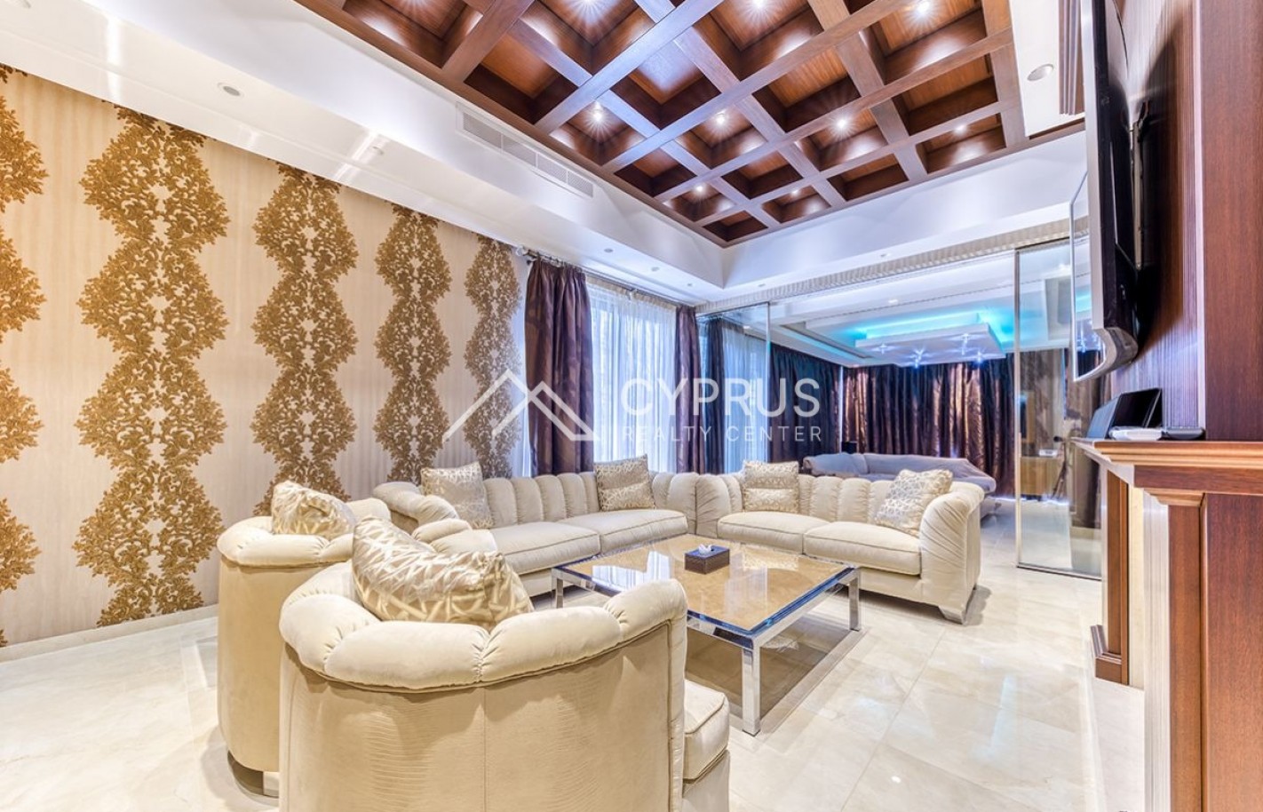 Luxury villa in Limassol with 6 bedrooms, Agios Tychonas - фото 23