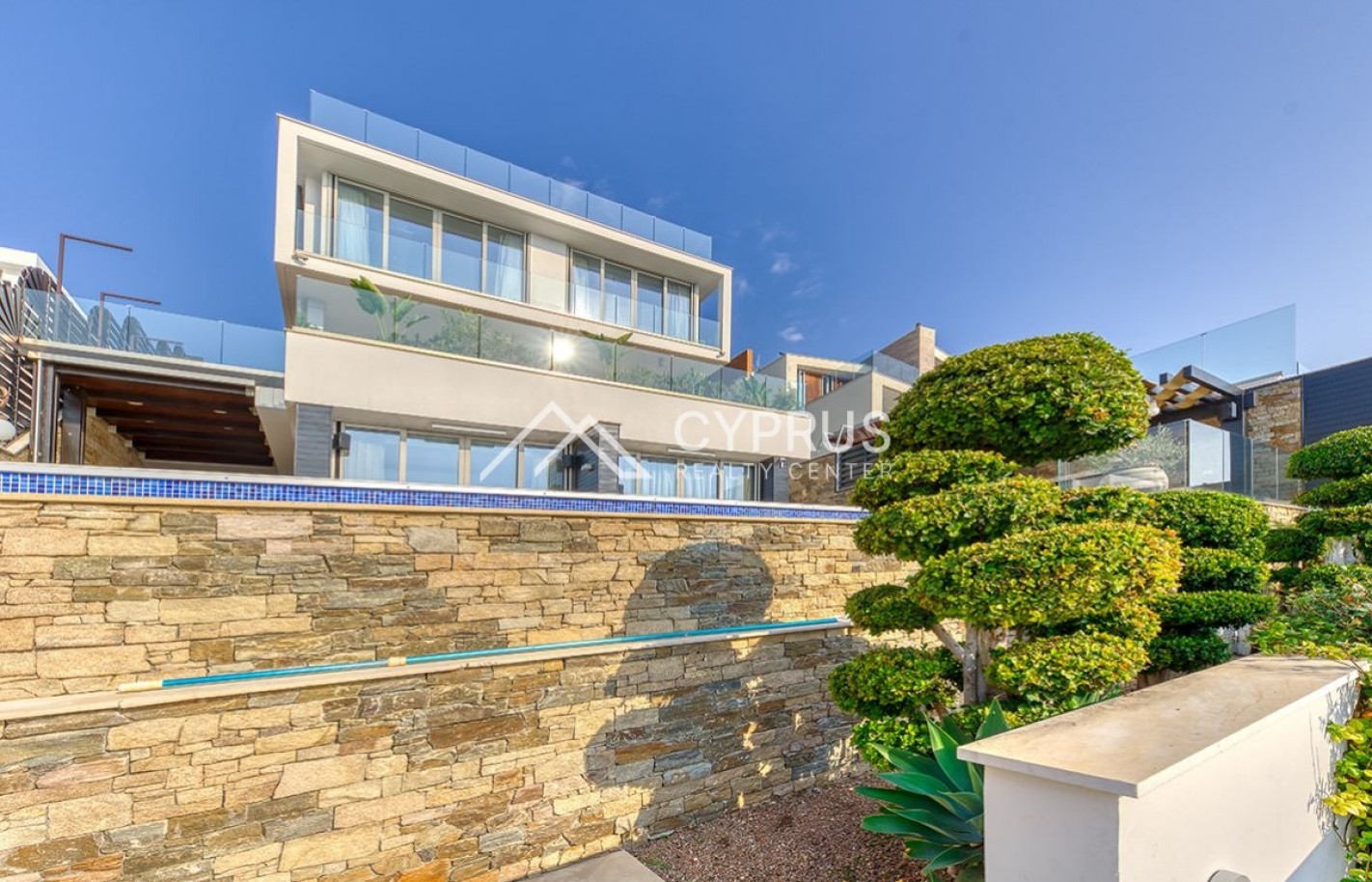 Luxury villa in Limassol with 6 bedrooms, Agios Tychonas - фото 46