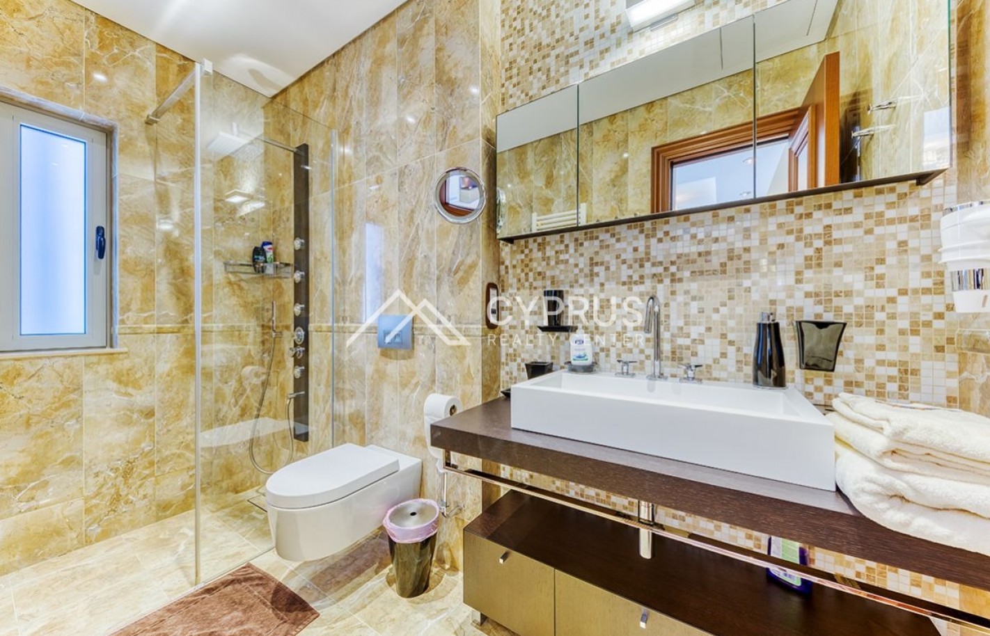 Luxury villa in Limassol with 6 bedrooms, Agios Tychonas - фото 20