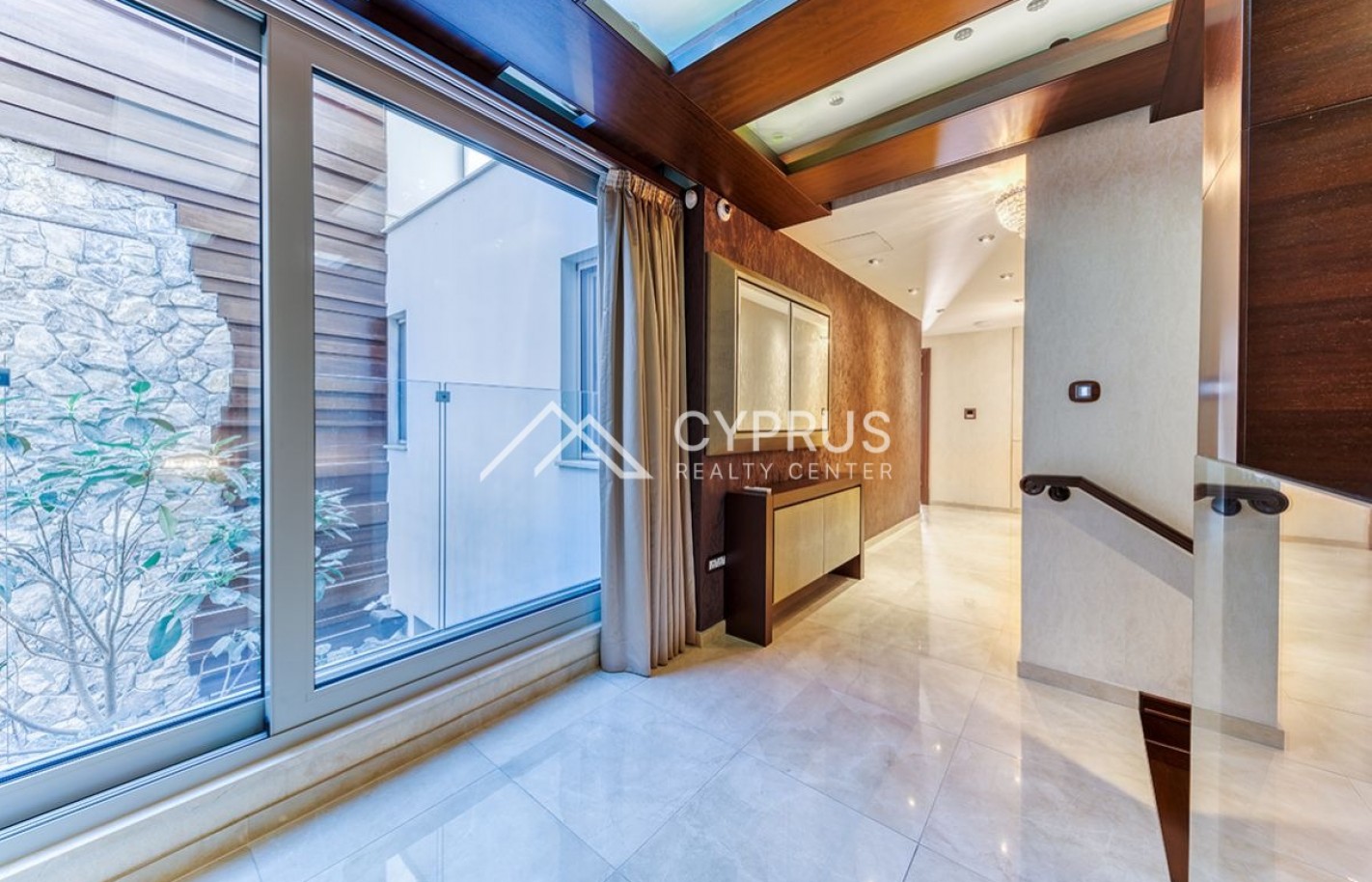 Luxury villa in Limassol with 6 bedrooms, Agios Tychonas - фото 42