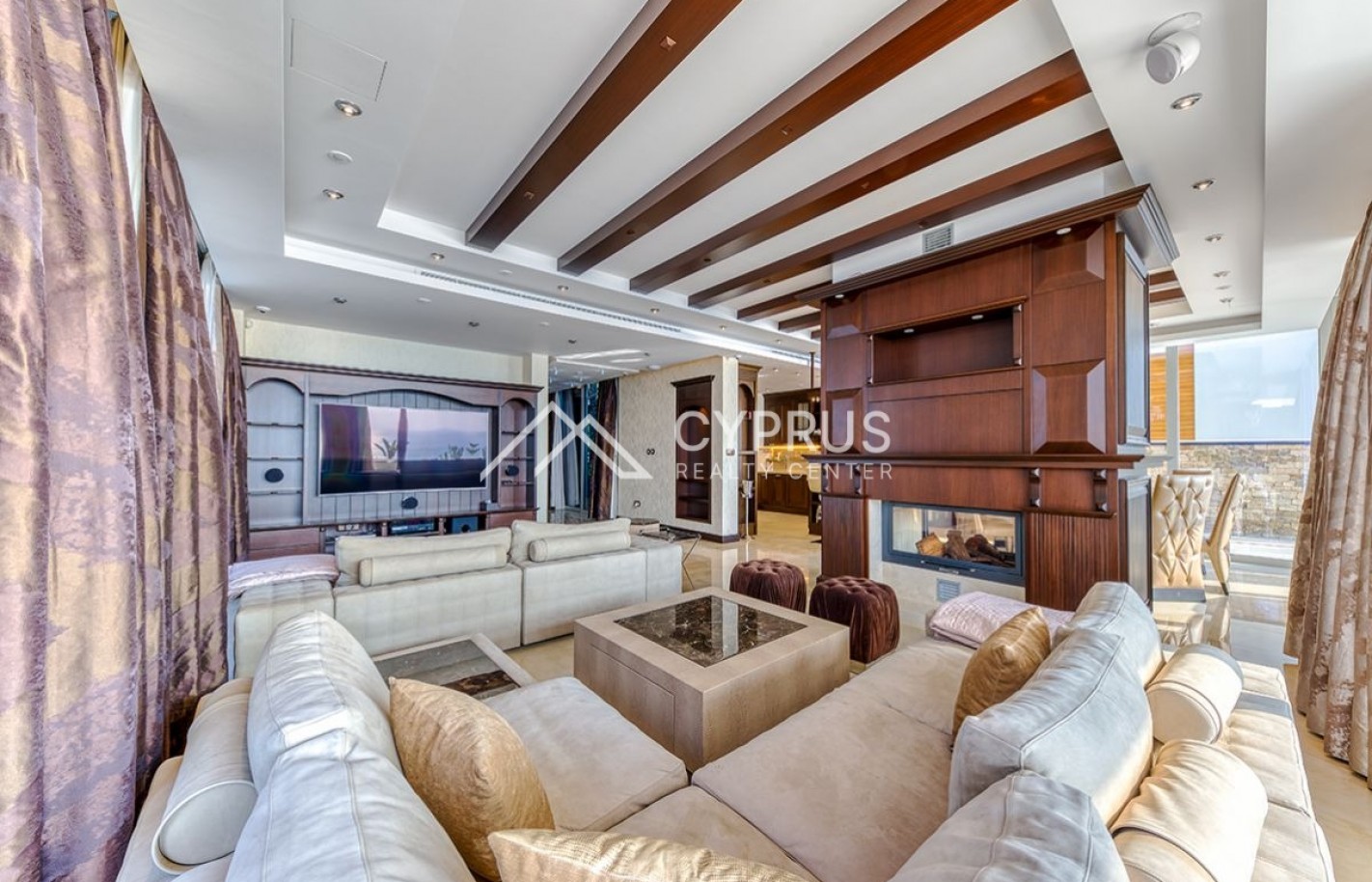 Luxury villa in Limassol with 6 bedrooms, Agios Tychonas - фото 1