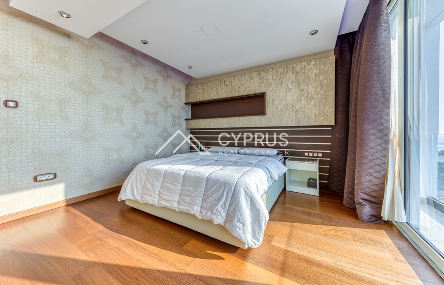 Luxury villa in Limassol with 6 bedrooms, Agios Tychonas - фото 33