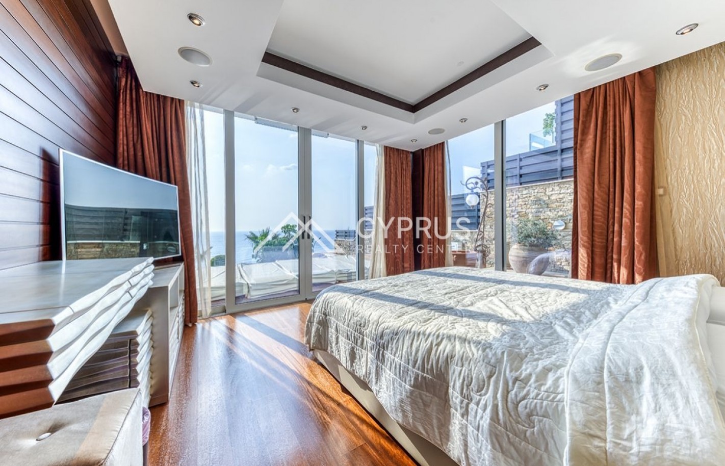 Luxury villa in Limassol with 6 bedrooms, Agios Tychonas - фото 25