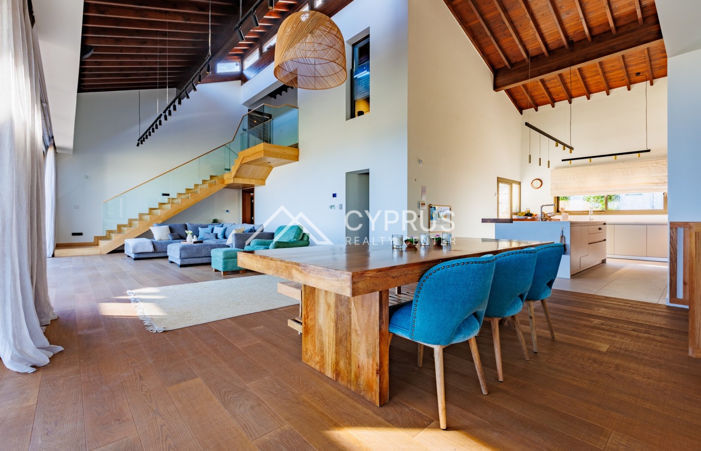 Перевод Villa in Limassol with 4 bedrooms, Parekklisia - фото 3