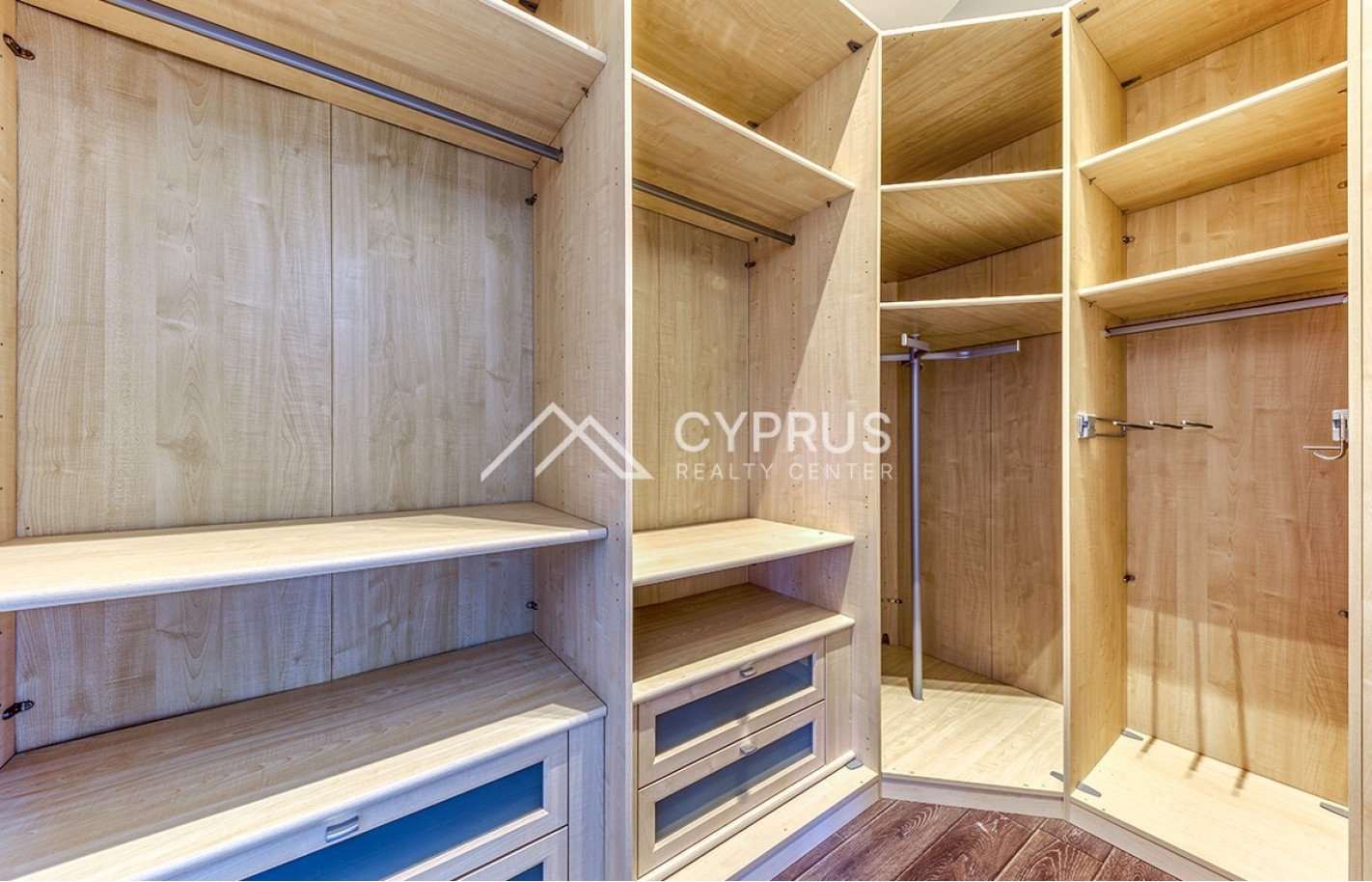 Three bedroom villa in Limassol, Agios Tychonas - фото 4