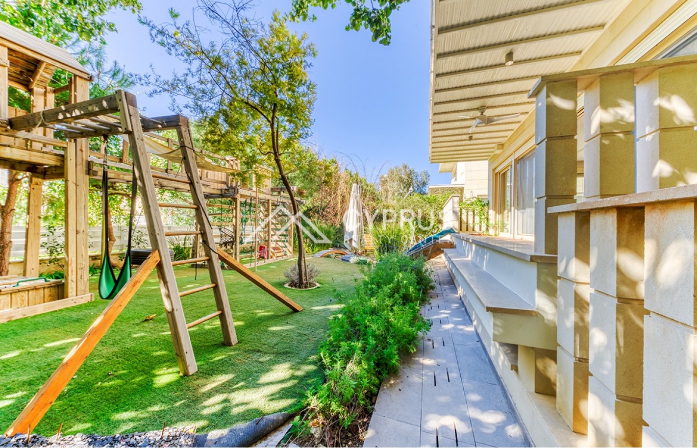 Villa in Limassol with 5 bedrooms, Agios Tychonas - фото 16